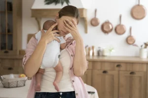 Depressione postpartum: un viaggio attraverso le ombre della maternità